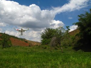 Drone veículo aéreo não tripulado é usado pelo Intecral para monitorar áreas degradadas.