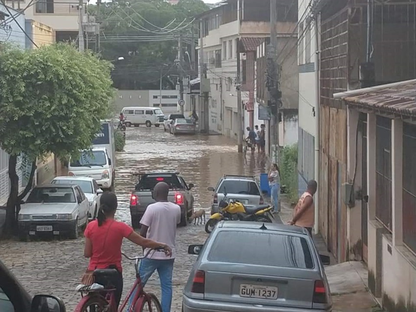 Chuva Forte Causa Alagamentos E Transtornos Em Itaperuna — Jornal Brasil Novo 